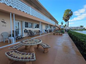 1030 SW 11th St 5m, Hallandale Beach FL 33009