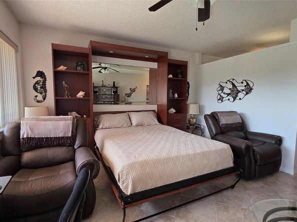 1030 SW 11th St 5m, Hallandale Beach FL 33009