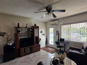 1030 SW 11th St 5m, Hallandale Beach FL 33009