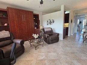 1030 SW 11th St 5m, Hallandale Beach FL 33009