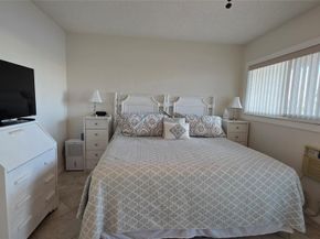 1030 SW 11th St 5m, Hallandale Beach FL 33009