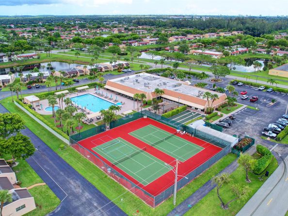 219 Lake Meryl Drive, West Palm Beach FL 33411