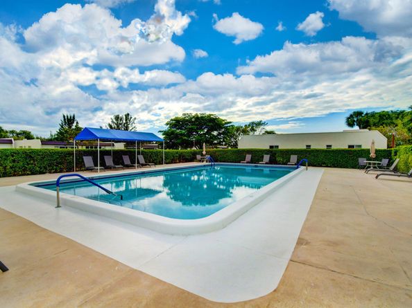 219 Lake Meryl Drive, West Palm Beach FL 33411