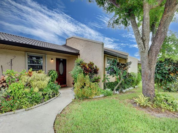 219 Lake Meryl Drive, West Palm Beach FL 33411