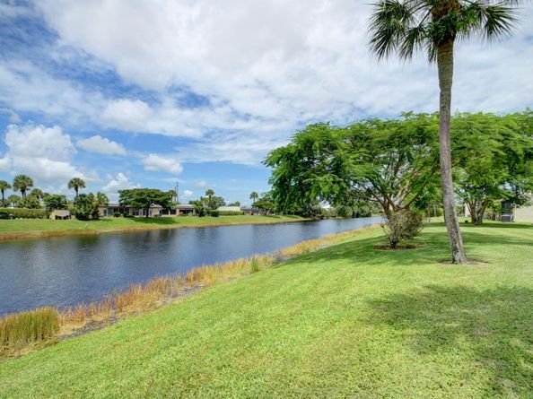 219 Lake Meryl Drive, West Palm Beach FL 33411