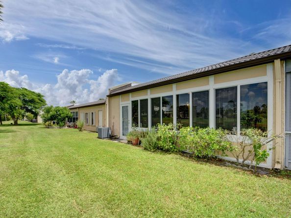 219 Lake Meryl Drive, West Palm Beach FL 33411