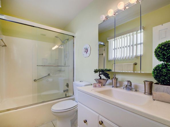 219 Lake Meryl Drive, West Palm Beach FL 33411