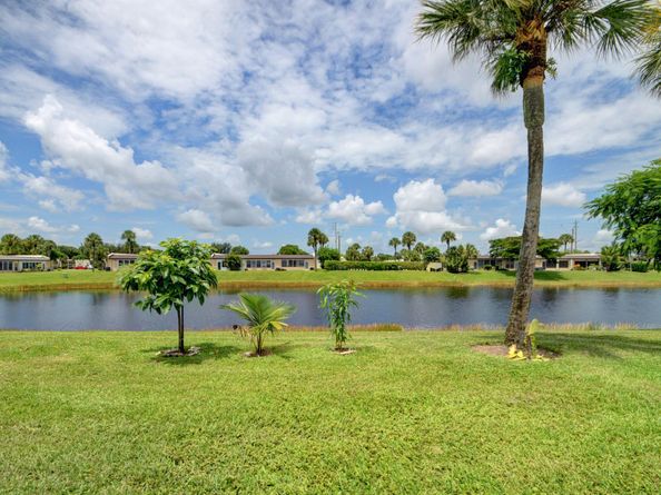 219 Lake Meryl Drive, West Palm Beach FL 33411