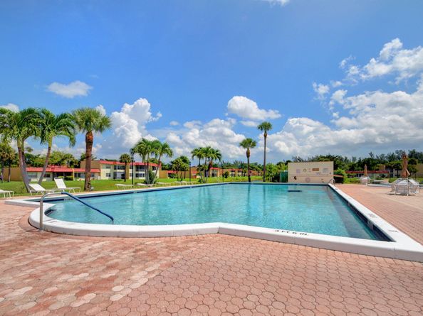 219 Lake Meryl Drive, West Palm Beach FL 33411