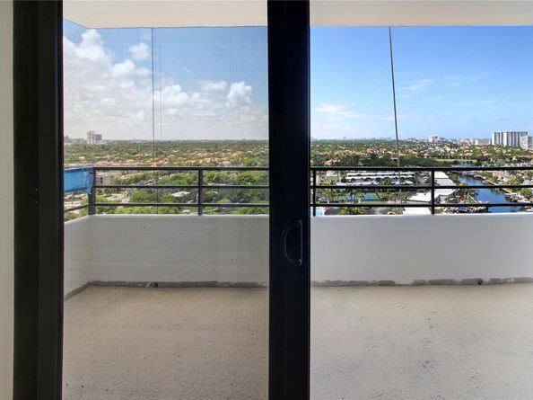 2500 Parkview Dr 1710, Hallandale Beach FL 33009
