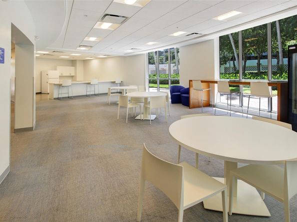 2500 Parkview Dr 1710, Hallandale Beach FL 33009