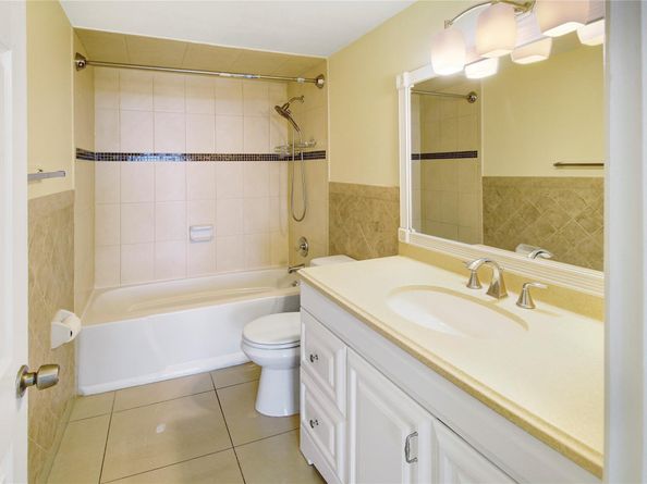 2500 Parkview Dr 1710, Hallandale Beach FL 33009