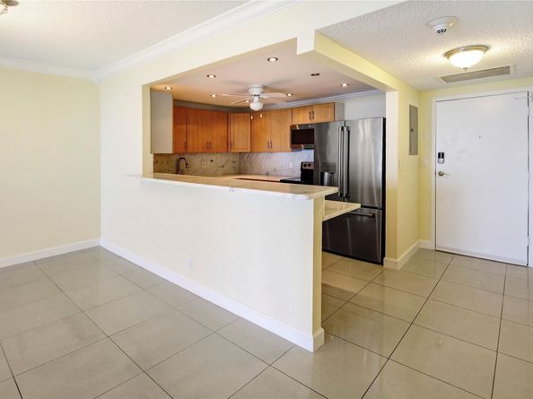 2500 Parkview Dr 1710, Hallandale Beach FL 33009