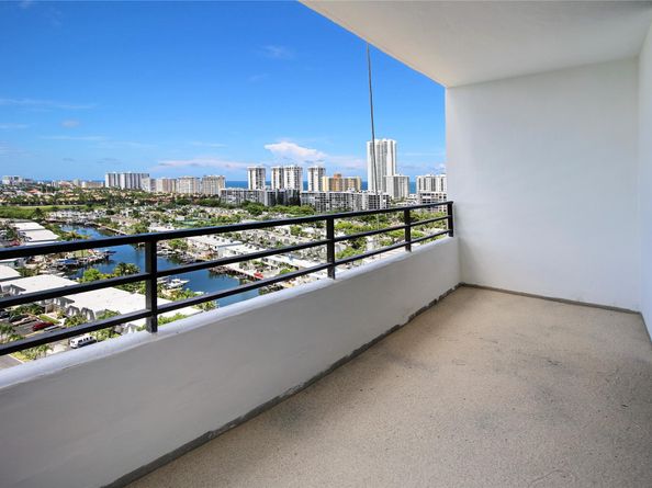 2500 Parkview Dr 1710, Hallandale Beach FL 33009