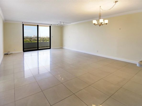 2500 Parkview Dr 1710, Hallandale Beach FL 33009