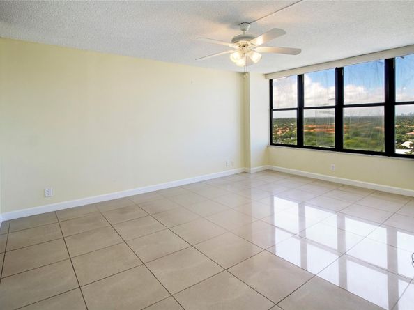 2500 Parkview Dr 1710, Hallandale Beach FL 33009