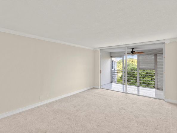 3900 Oaks Clubhouse Dr 507, Pompano Beach FL 33069