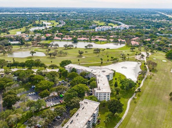 3900 Oaks Clubhouse Dr 507, Pompano Beach FL 33069