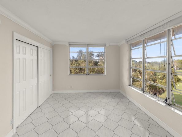 3900 Oaks Clubhouse Dr 507, Pompano Beach FL 33069