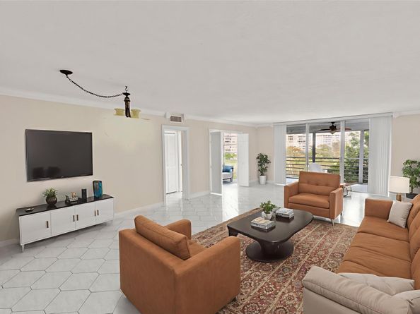 3900 Oaks Clubhouse Dr 507, Pompano Beach FL 33069