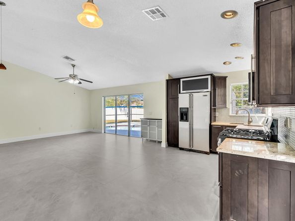 13400 NW 5th Ct, Plantation FL 33325