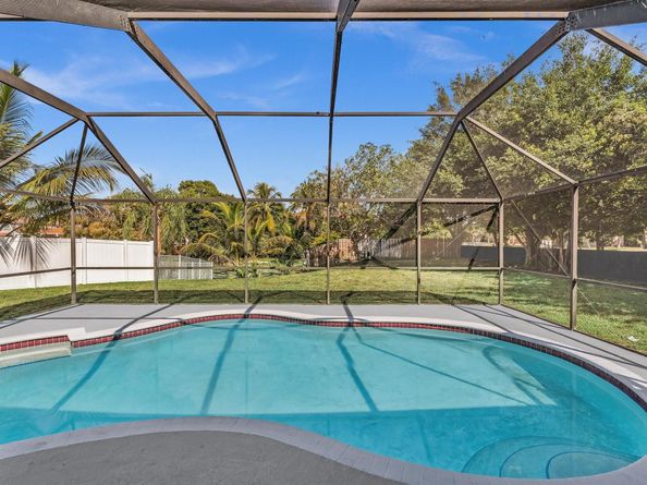 13400 NW 5th Ct, Plantation FL 33325