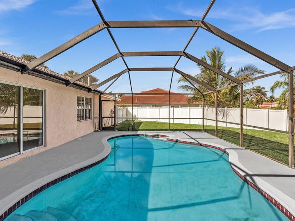 13400 NW 5th Ct, Plantation FL 33325