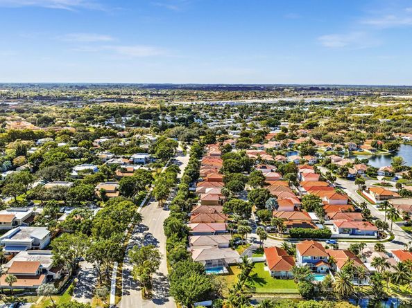 13400 NW 5th Ct, Plantation FL 33325