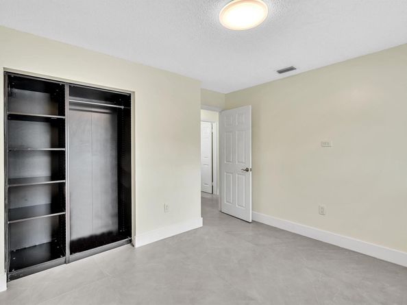 13400 NW 5th Ct, Plantation FL 33325