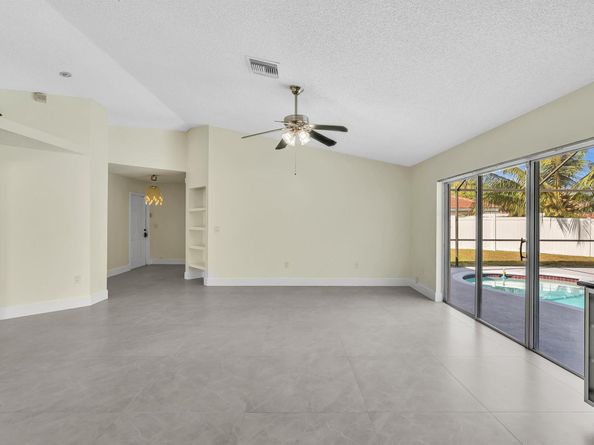 13400 NW 5th Ct, Plantation FL 33325