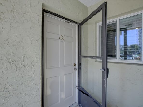 1450 N Riverside Dr 101, Pompano Beach FL 33062