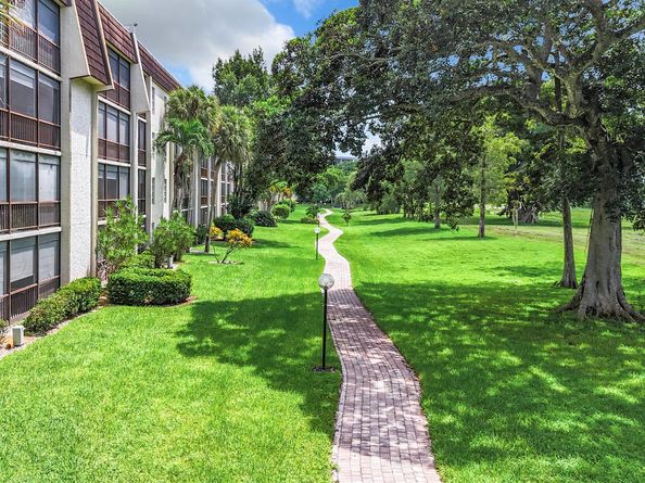 6080 NW 44th Street 408, Lauderhill FL 33319