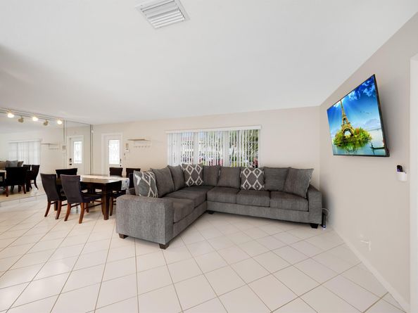 2102 NE 68th Street, Fort Lauderdale FL 33308