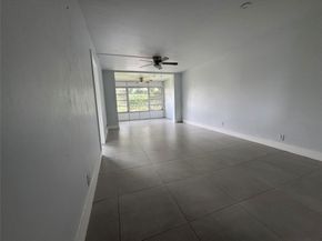 9235A Lagoon Pl 310, Davie FL 33324