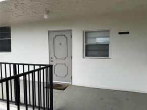 9235A Lagoon Pl 310, Davie FL 33324