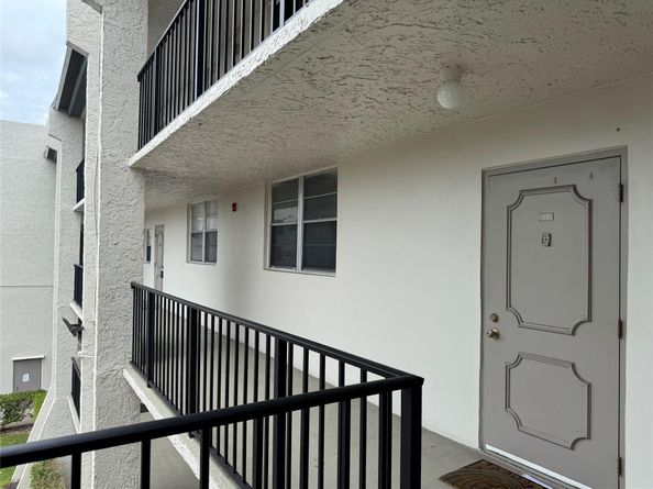 9235A Lagoon Pl 310, Davie FL 33324