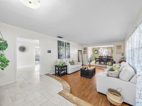9040 NW 20th St, Pembroke Pines FL 33024