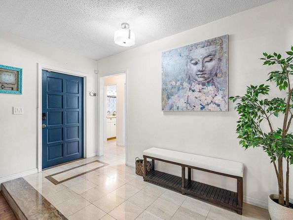9040 NW 20th St, Pembroke Pines FL 33024