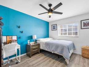 9040 NW 20th St, Pembroke Pines FL 33024