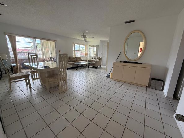 352 Lake Dora Drive 352, West Palm Beach FL 33411