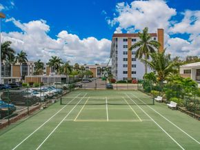 3010 NE 16th Ave 405, Oakland Park FL 33334