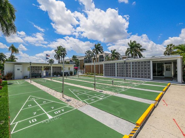 3010 NE 16th Ave 405, Oakland Park FL 33334