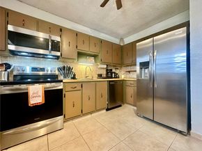 3010 NE 16th Ave 405, Oakland Park FL 33334