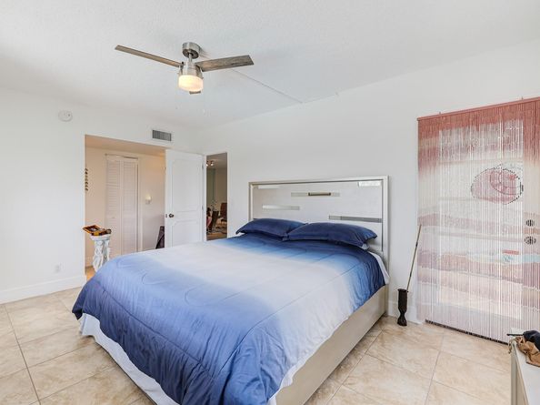 3010 NE 16th Ave 405, Oakland Park FL 33334