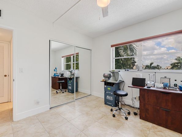 3010 NE 16th Ave 405, Oakland Park FL 33334