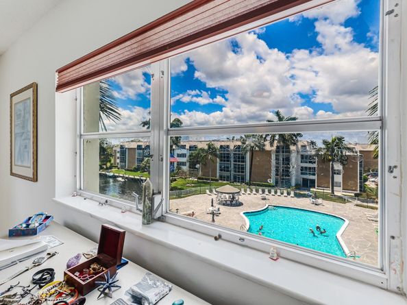 3010 NE 16th Ave 405, Oakland Park FL 33334