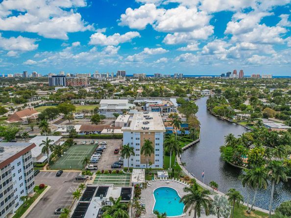 3010 NE 16th Ave 405, Oakland Park FL 33334