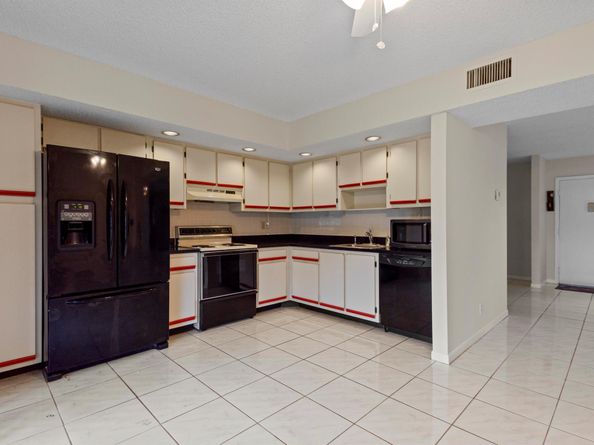 5100 Las Verdes Circle 119, Delray Beach FL 33484