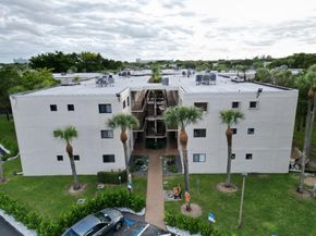 5100 Las Verdes Circle 119, Delray Beach FL 33484