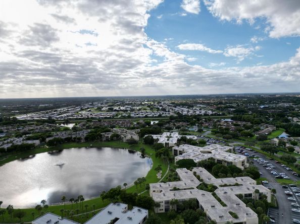 5100 Las Verdes Circle 119, Delray Beach FL 33484